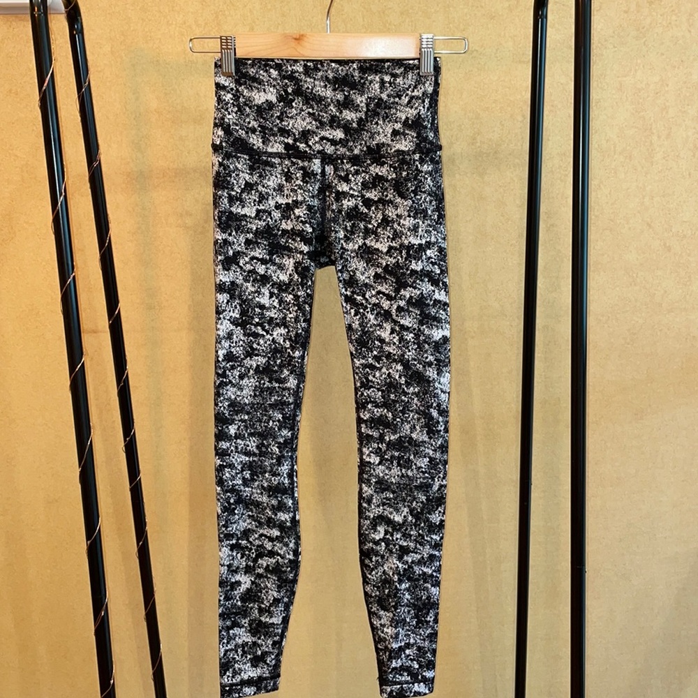 Lululemon leggings. Size 4. Tags off but barely worn. Great condition